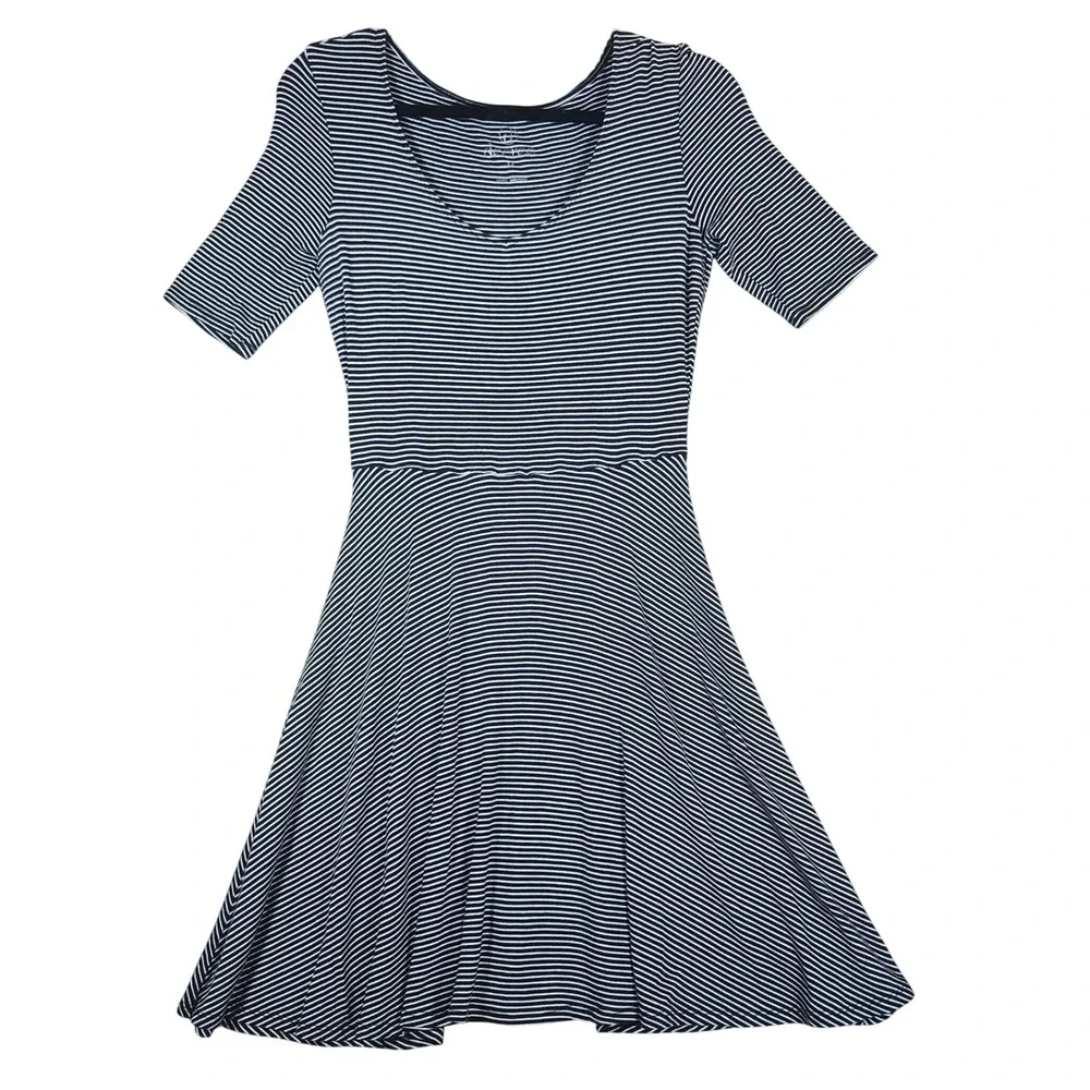 Decree Skater Dress Black White Striped Rayon Spandex Casual V-Neck Medium